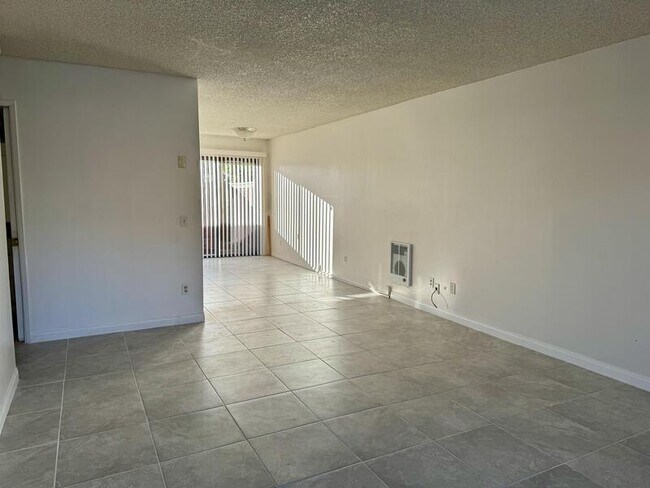 Building Photo - 9405 Gold Coast Dr
