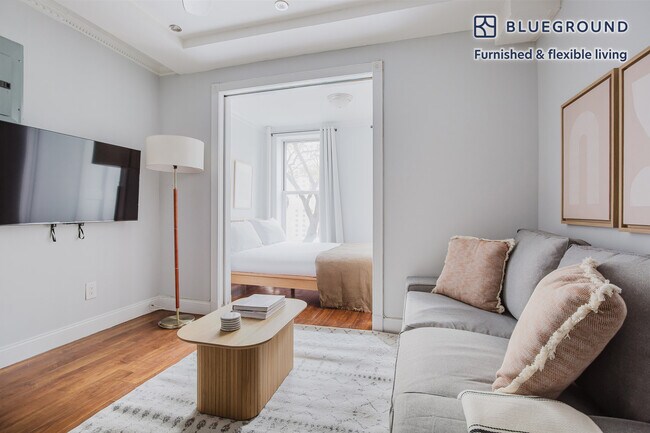 Foto del edificio - 437 W 53rd St