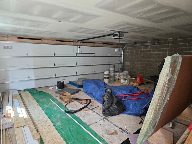 Building Photo - 3726 N Racine Ave