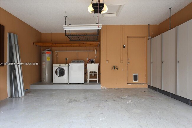 Foto del edificio - 10524 NW 57th Ct
