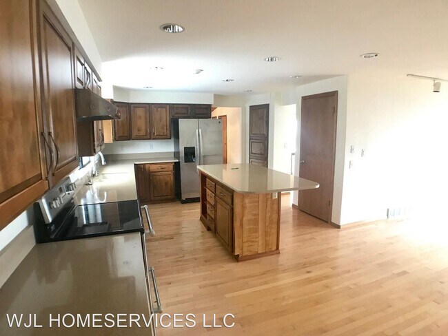 Foto del edificio - 5 br, 3 bath House - 14811 SE 50th St