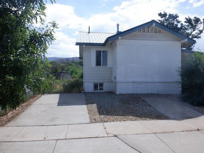 Foto del edificio - 2 Bed 1 Bath with Office - Walking Distanc...