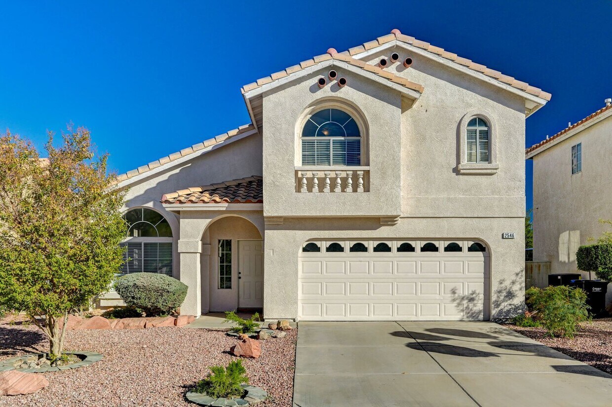 Foto principal - Tri-Level Home with Pool & Spa in Henderson, 89074
