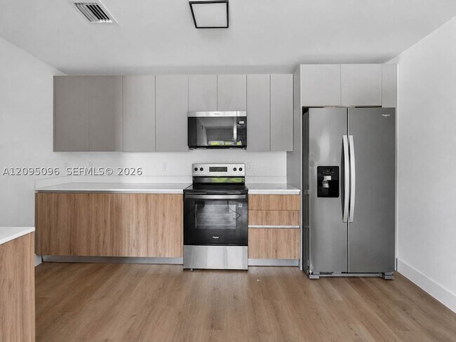 Foto del edificio - 3728 NW 19th Ave