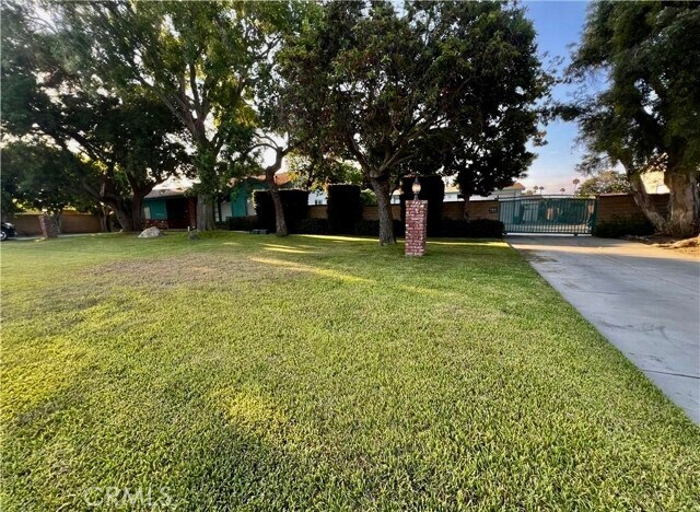 Foto del edificio - 8541 Orangewood Ave