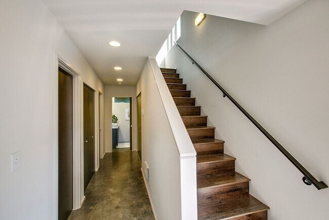 Foto del edificio - 3 br, 2.5 bath House - 2015 Boylston Ave E