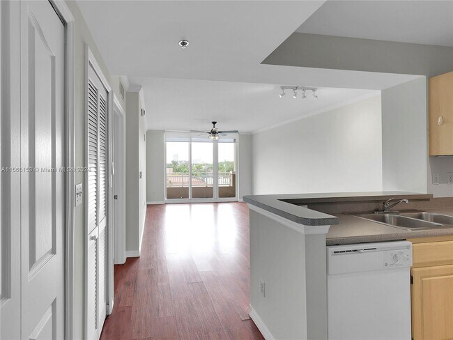 Foto del edificio - 2665 SW 37th Ave