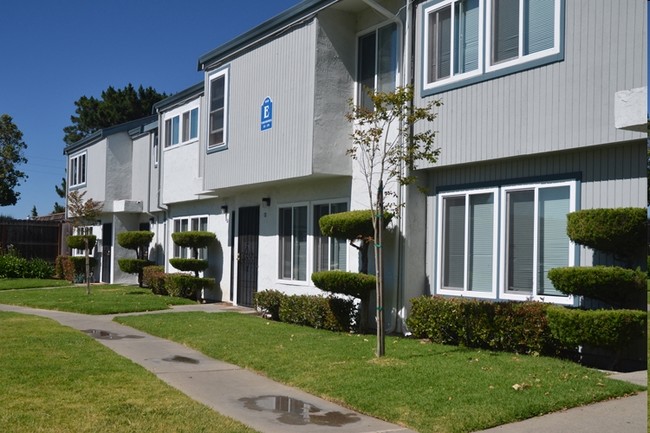 Rosewood Townhomes Apartments - Union City, CA | Apartments.com