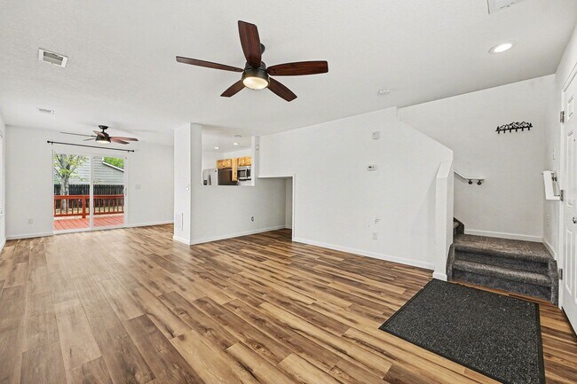 Foto del edificio - Live in the Heart of Thornton— Comfort, Convenience, and Community