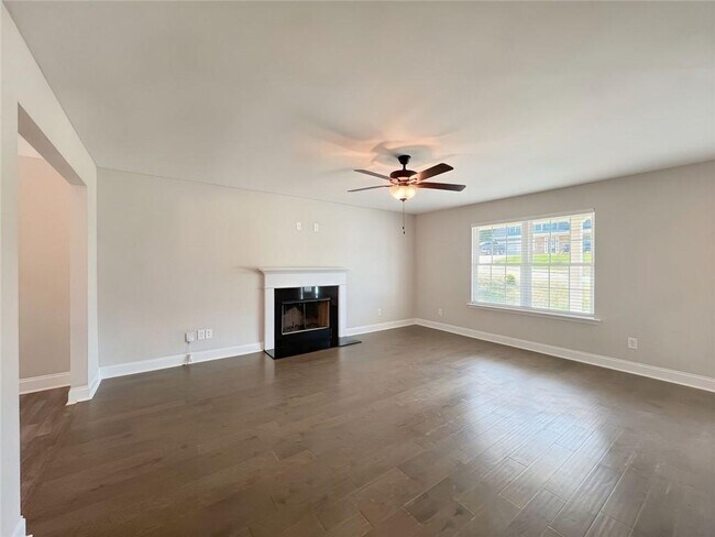 Foto del edificio - 5332 Lawson Lake Dr