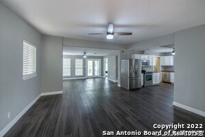 Foto del edificio - 636 Cypress Ridge Rd
