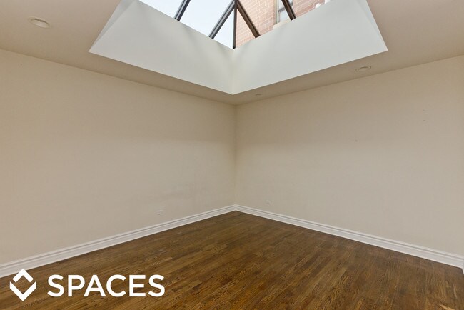 Building Photo - 2209 N Halsted St