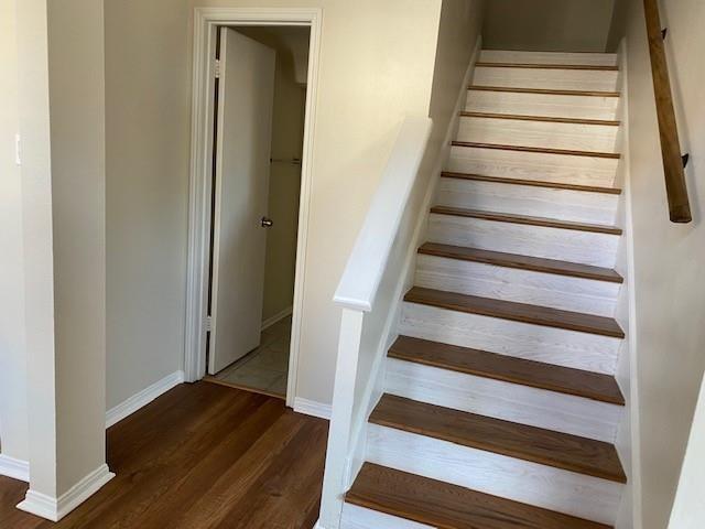 Building Photo - 2100 Tanglewilde St