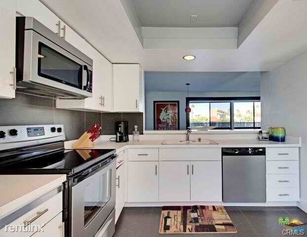 Building Photo - 2727 S Sierra Madre