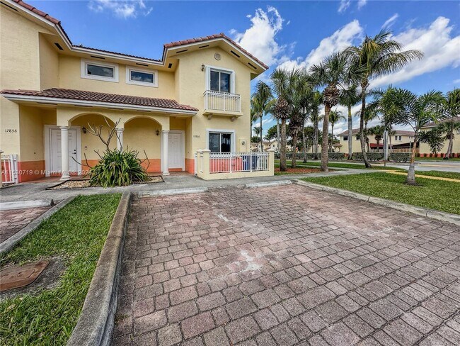 Foto del edificio - 17866 NW 74th Ct