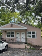 Building Photo - 1819 English St