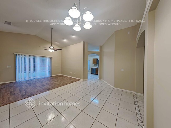 Foto del edificio - 1042 Soaring Eagle Ln