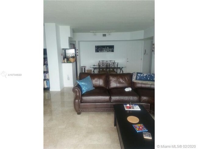 Foto del edificio - 1666 79th Street Causeway