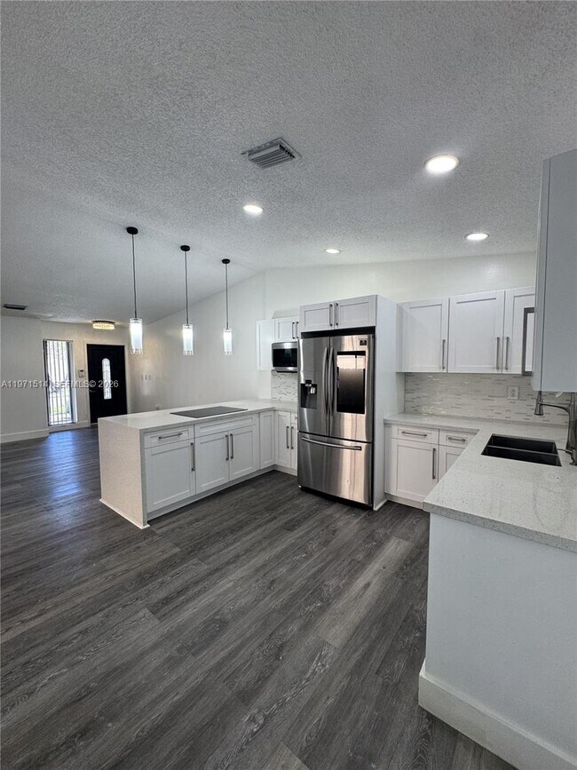 Foto del edificio - 17528 NW 66th Pl