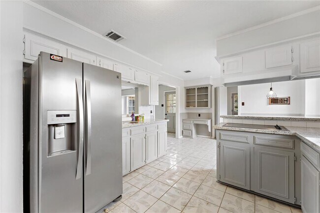 Building Photo - 7707 Claridge Dr