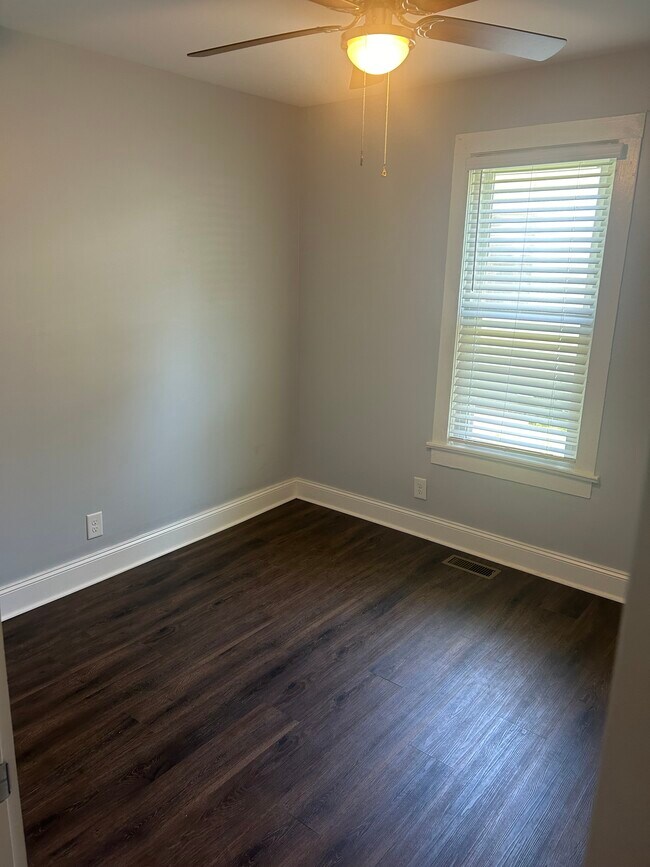 Foto del edificio - 1508 Ward Ave NE