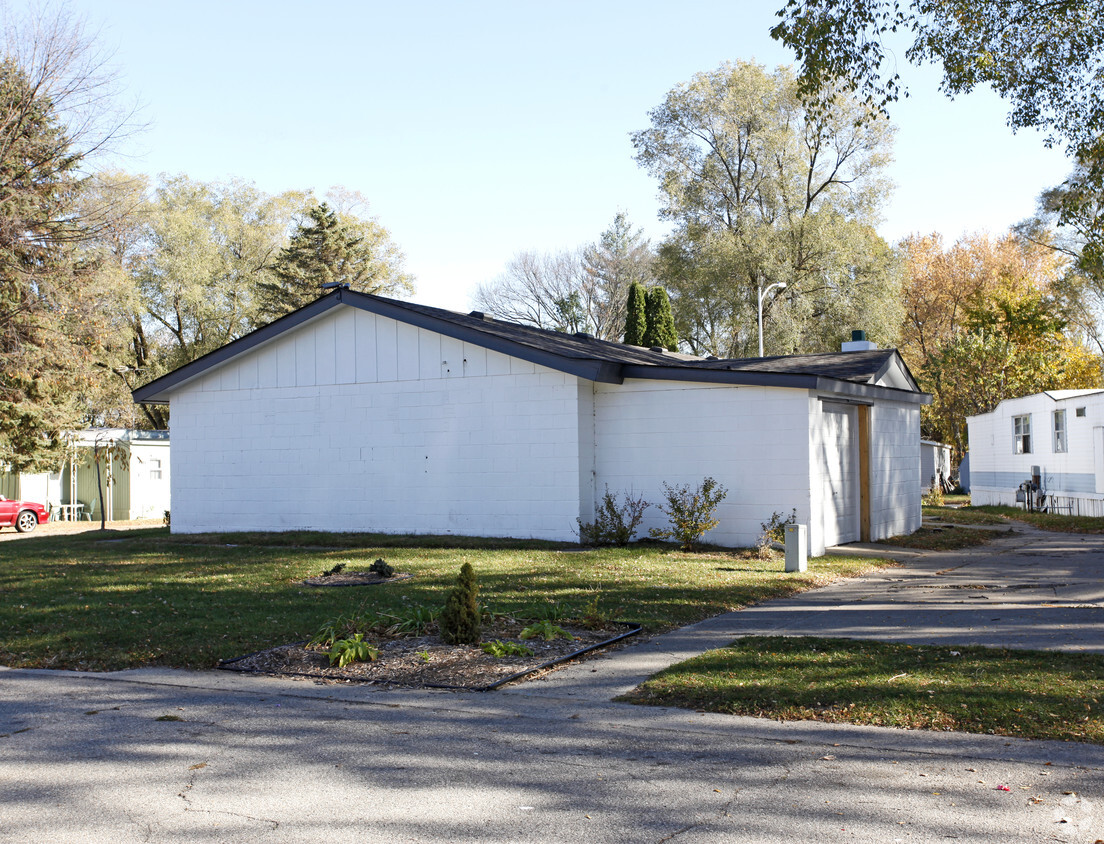 Building Photo - Village Estates Mobile Home Park