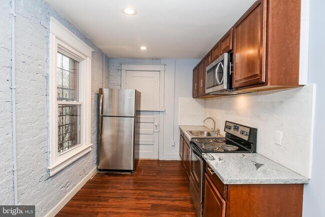 Building Photo - 2628 11th St NW