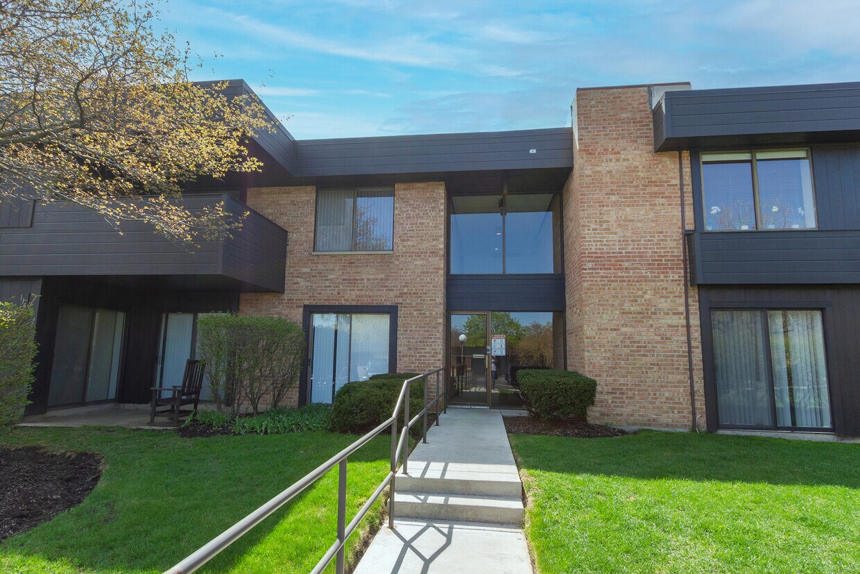 1325 N Sterling Ave Unit 215, Palatine, IL 60067 Condo for Rent in