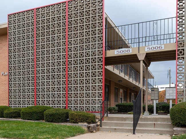 Building Photo - 5006-08 California St