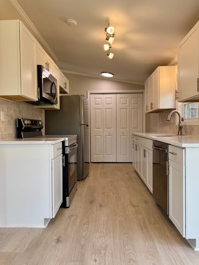 Foto del edificio - Lovely home and location!