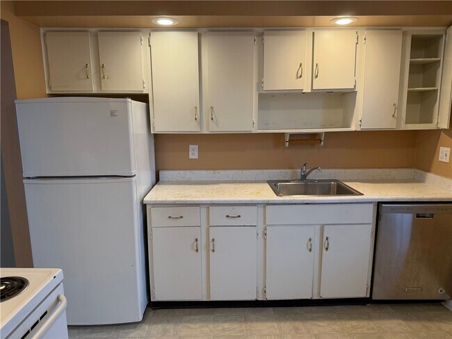 Foto del edificio - 553 French Rd