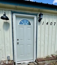 Building Photo - 1407 Hobson Ave
