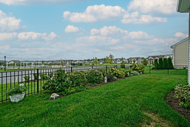 Foto del edificio - Beautiful home in Peninsula Lakes