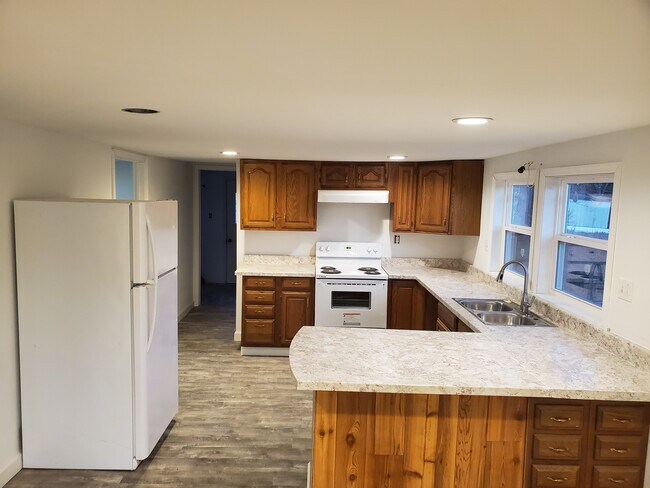 Building Photo - 1300 Beaman Lake Rd