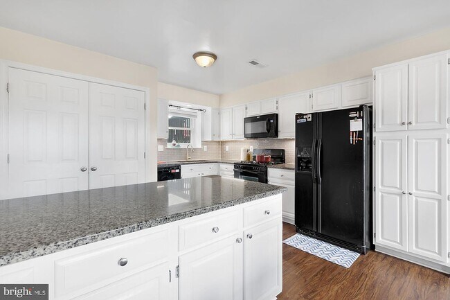 Building Photo - 14340 Rehfield Ct