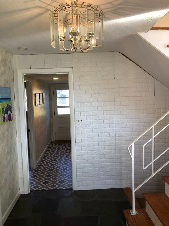 Foto del edificio - 61 Esty Farm Rd