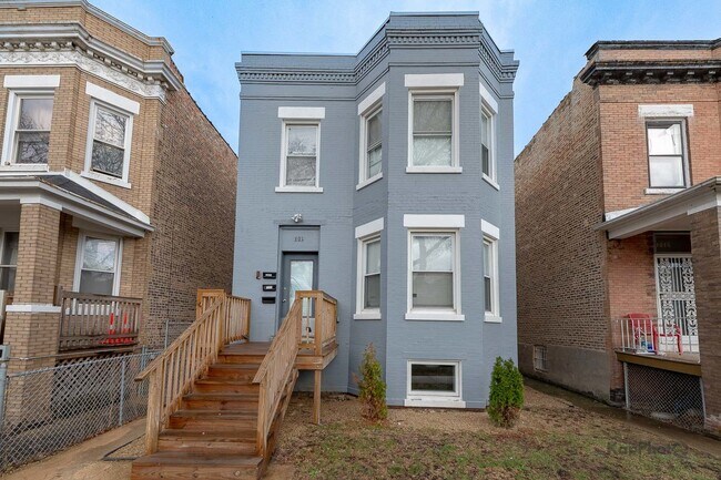 Foto del edificio - 1019 N Ridgeway Ave