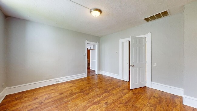 Building Photo - 3347 Seymour Ave