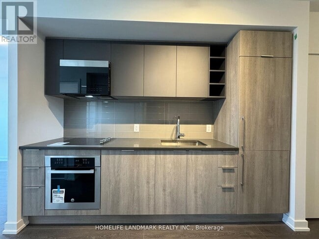 Building Photo - 2033 Kennedy Rd