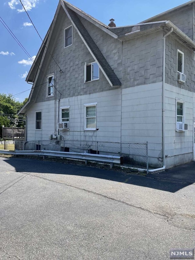 Building Photo - 1223 Belmont Ave