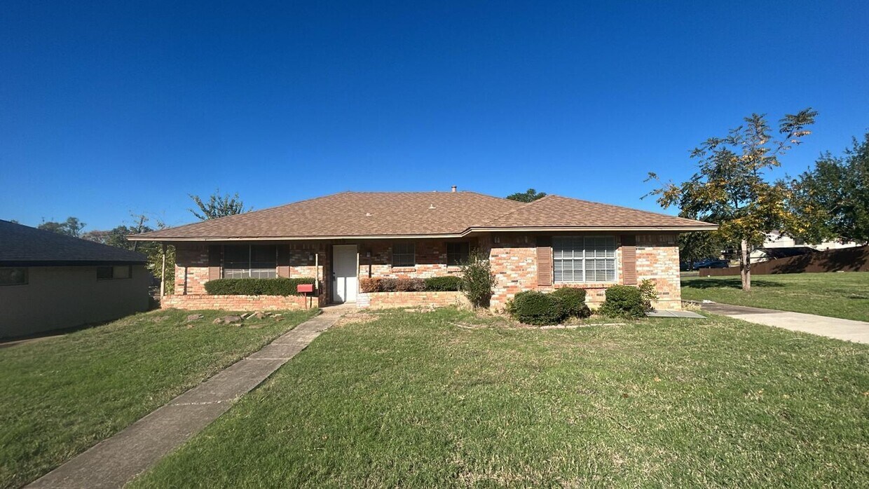 Primary Photo - 1813 Gravley Dr