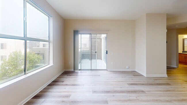 Interior Photo - Almaden Lake Village
