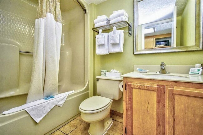 Building Photo - 2311 S Ocean Blvd