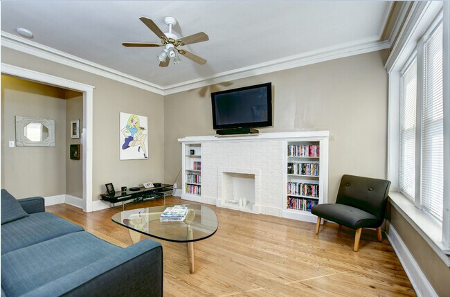 Foto del edificio - 5019 N Ashland Ave