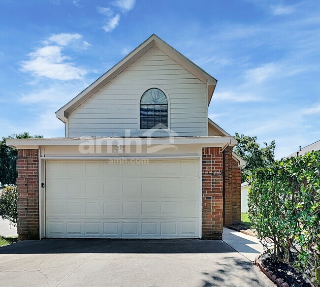 Building Photo - 14815 Cygnus Ct