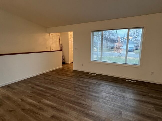 Foto del edificio - 5409 King Arthur Dr NW