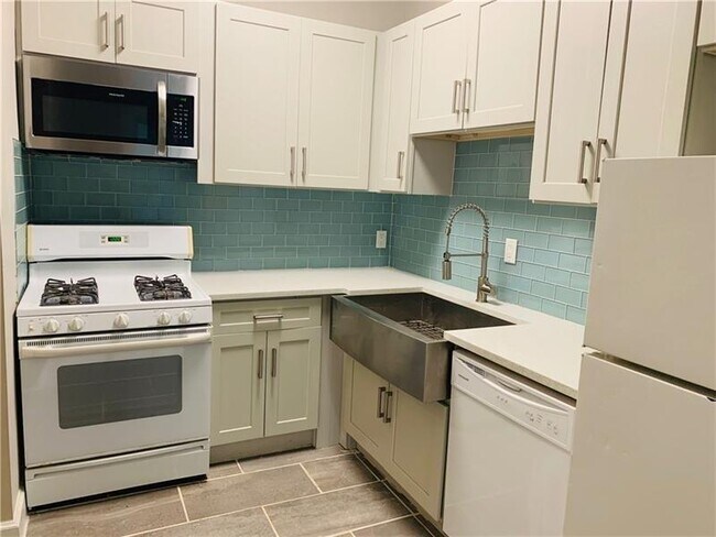 Foto del edificio - 1006 Greenwood Ave NE