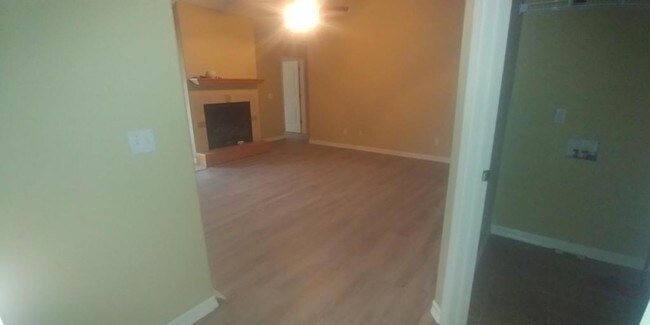 Building Photo - 704 S Casa Grande Ave