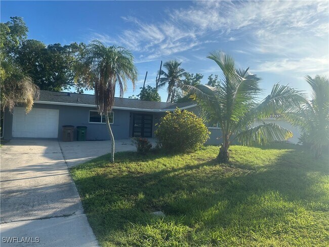 Foto del edificio - 703 Monterey Ave