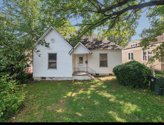 Building Photo - 2303 Bailey Ave